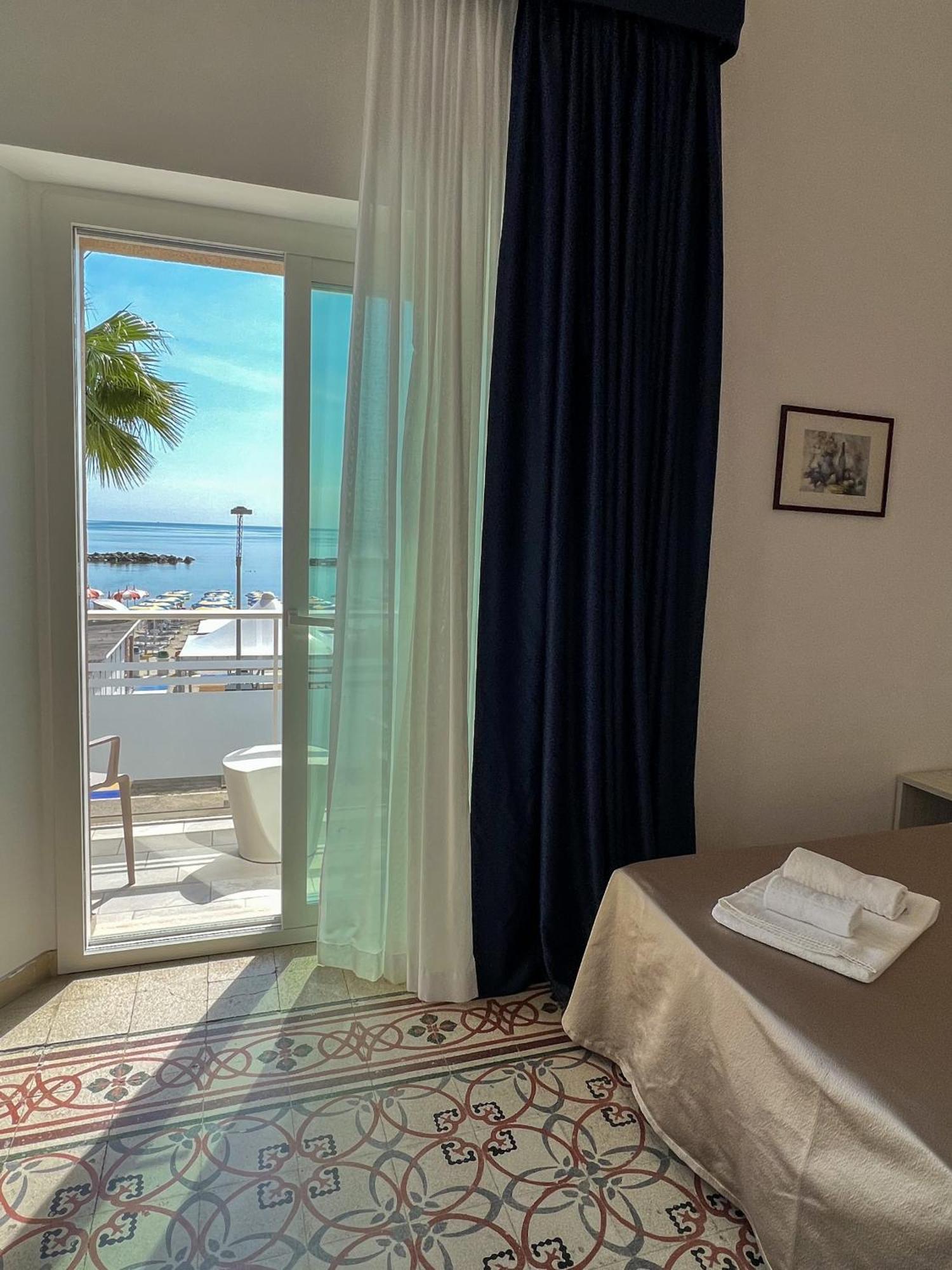 Hotel Ideal Купра-Мариттіма Екстер'єр фото