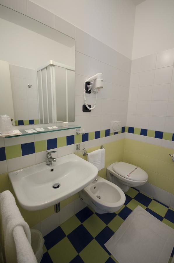 Hotel Ideal Купра-Мариттіма Екстер'єр фото